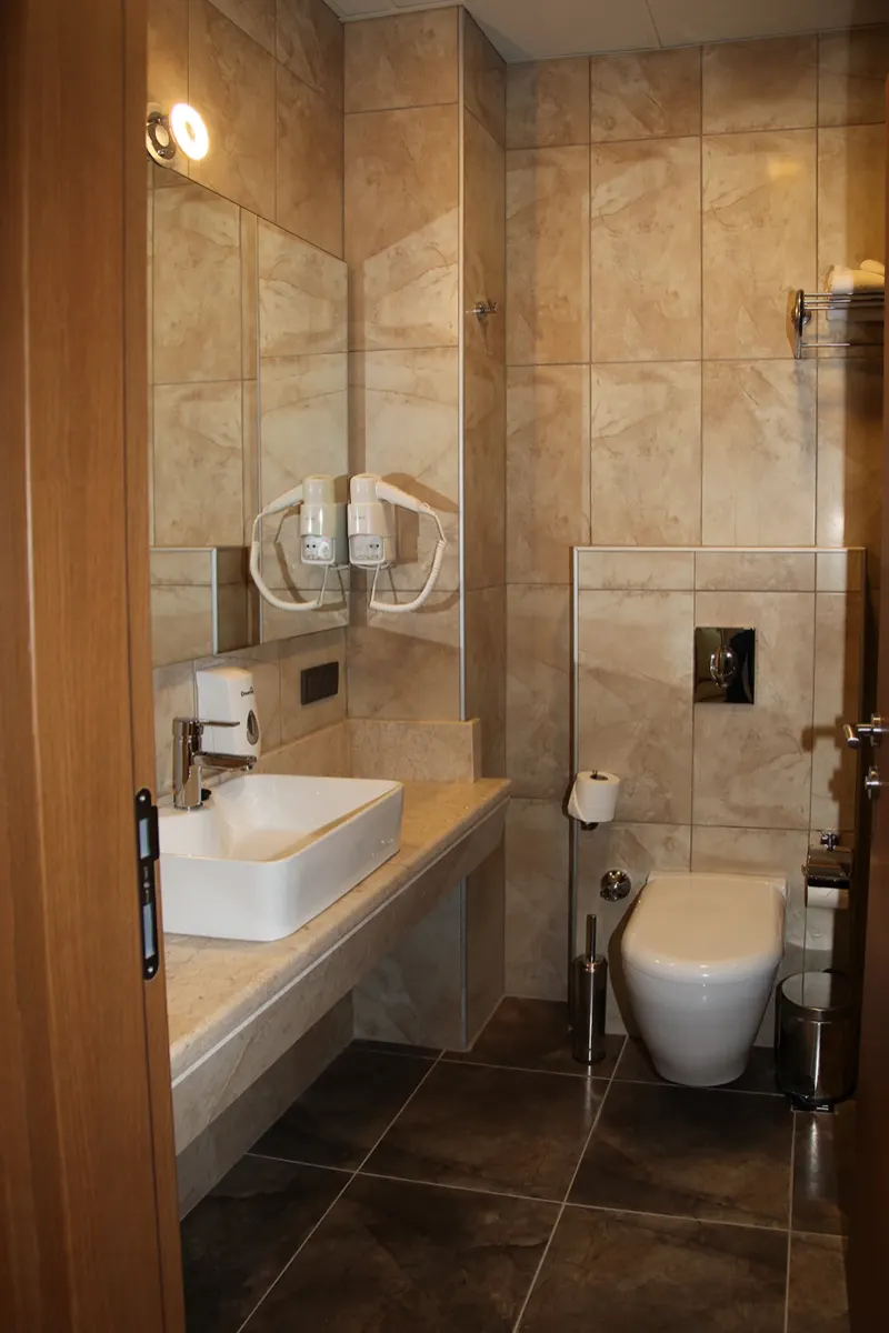 Superior Double: banyo